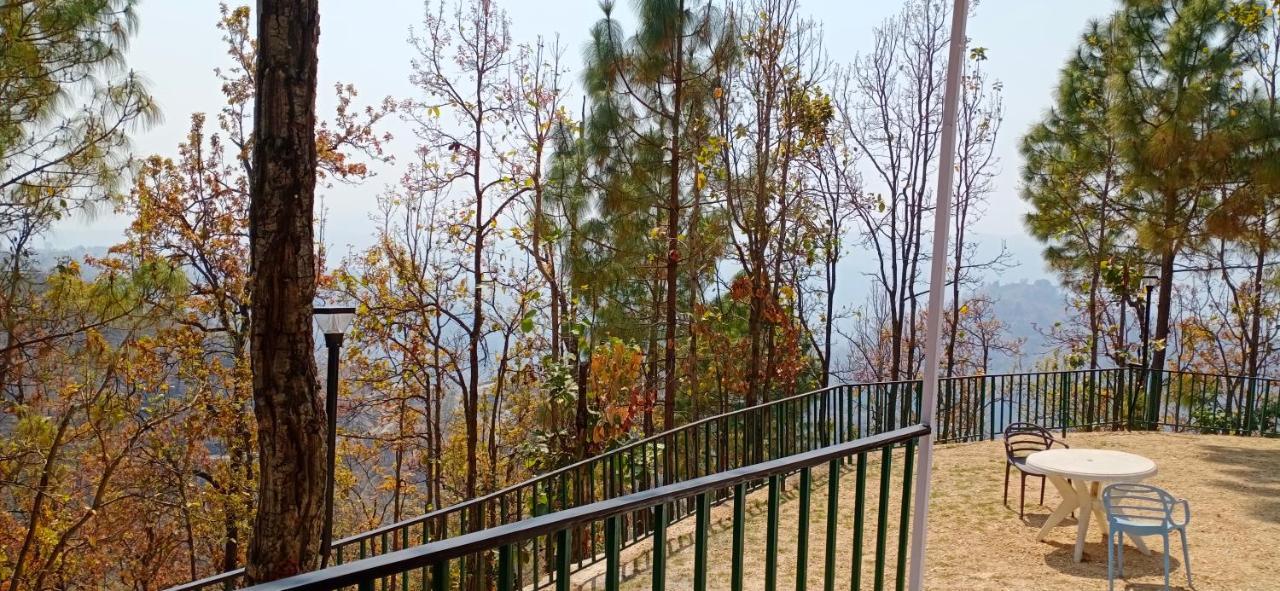 Blue Pine Orchards - Villas Lansdowne Buitenkant foto