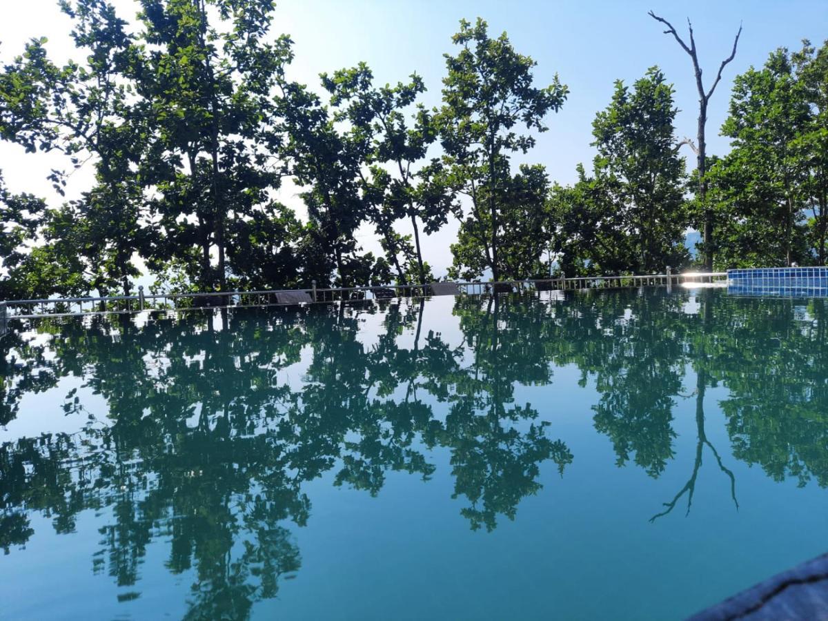 Blue Pine Orchards - Villas Lansdowne Buitenkant foto