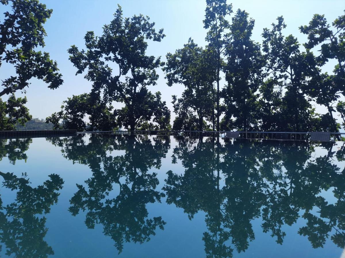 Blue Pine Orchards - Villas Lansdowne Buitenkant foto