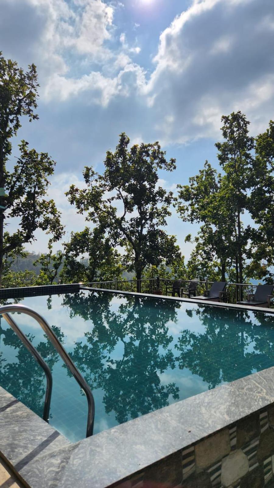 Blue Pine Orchards - Villas Lansdowne Buitenkant foto